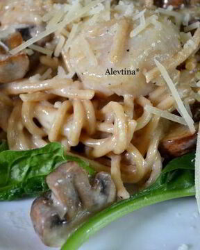 Гребешки с грибами и шпинатом