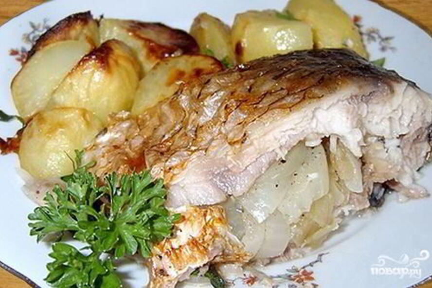 Рецепт карп, запеченный в духовке кусочками