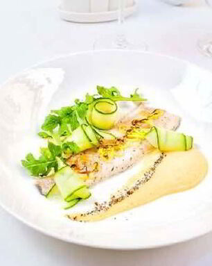 Речная форель в рукаве с соусом из тимьяна