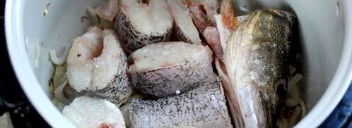 щука тушеная в мультиварке. Шаг 3