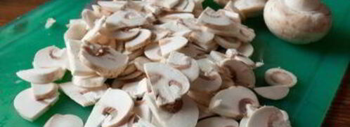 тилапия с салатом из грибов и перловой крупы. Шаг 2