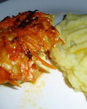 Треска с морковью и луком в духовке