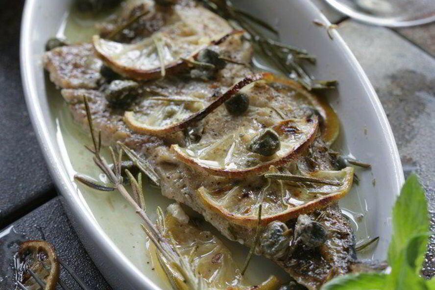 Рецепт треска с розмарином и каперсами