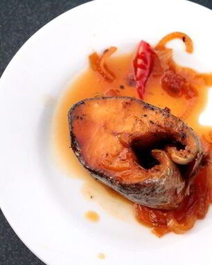 Тушеная форель