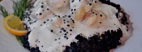 рыбные клецки с черным рисом и сливочно-икорным соусом. Шаг 7