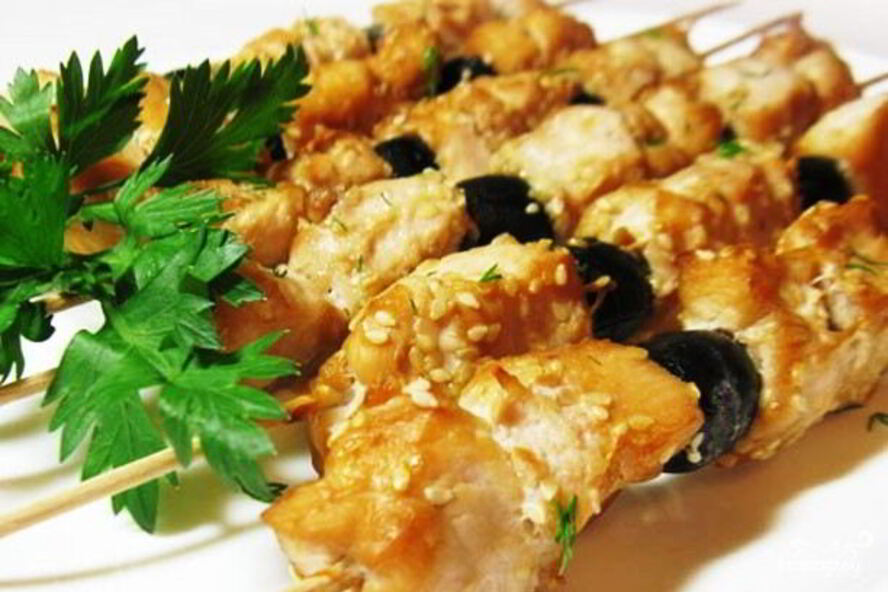 Рецепт куриный шашлык в соевом маринаде с маслинами