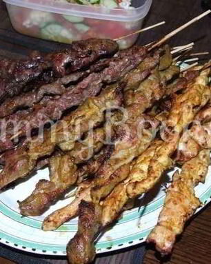 Шашлычки из говядины, свинины и курицы