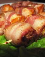 Шашлычки из семги с беконом