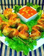 Шашлык из фарша со слоеным тестом