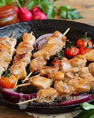 Шашлык из курицы на сковороде