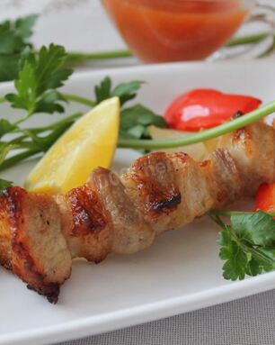 Шашлык из свинины с лимоном и луком