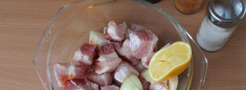 шашлык из свинины с лимоном и луком. Шаг 2