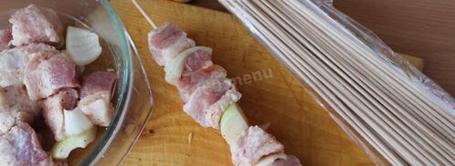 шашлык из свинины с лимоном и луком. Шаг 3