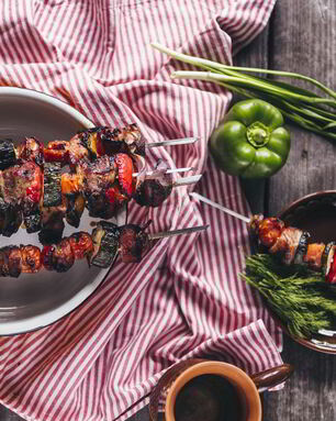 Шашлык из свинины с овощами