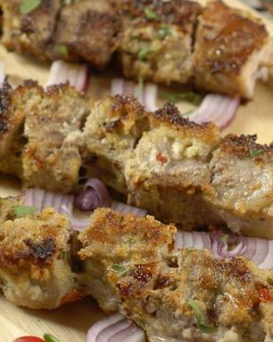 Свиные шашлыки в кокосовой стружке