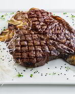 Стейк фиорентино на гриле — тосканская кьянина