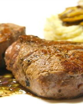 Стейк из баранины на сковороде