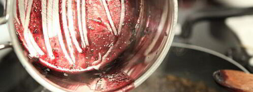 стейк из говядины с классическим винным соусом. Шаг 4