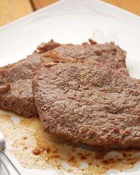 Стейк из говядины жареный