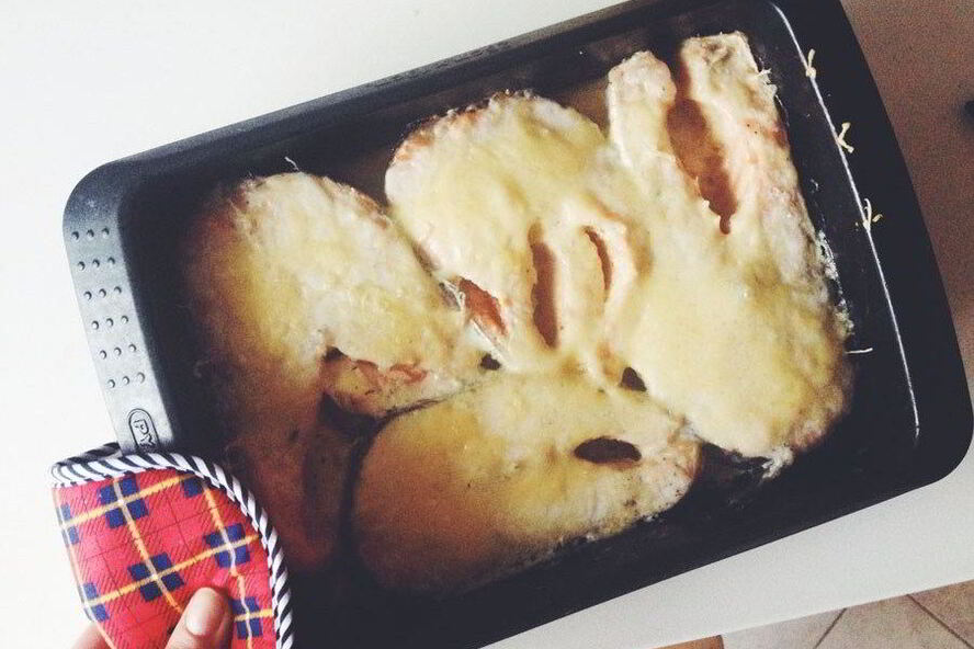 Рецепт стейк из семги в духовке под сырной корочкой