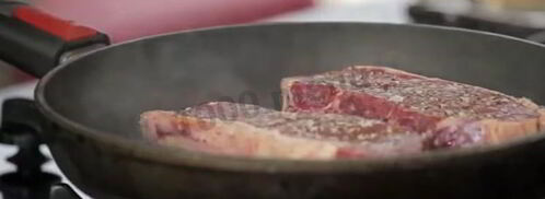 стейк из телятины на сковороде. Шаг 2