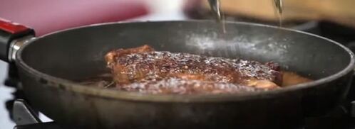 стейк из телятины на сковороде. Шаг 7