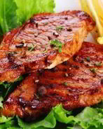 Стейк на гриле в лимонно-медовом маринаде