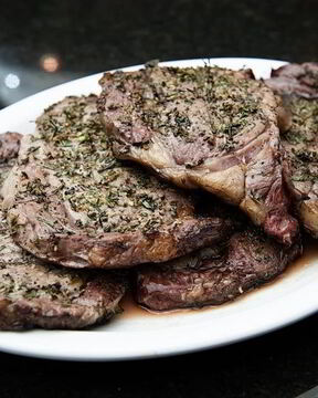 Стейк на решетке