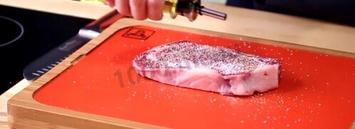 стейк рибай на сковороде. Шаг 3