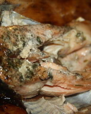 Стейки форели в гриль-бумаге на мангале