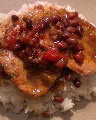 Свиной стейк с фасолью по-техасски