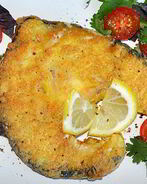 Жареные стейки акулы