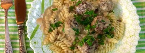 нежные тефтели в сливочном соусе. Шаг 8