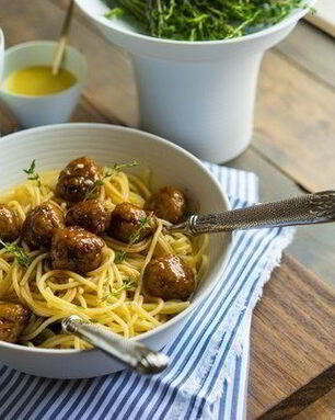 Плотные тефтели с соусом терияки