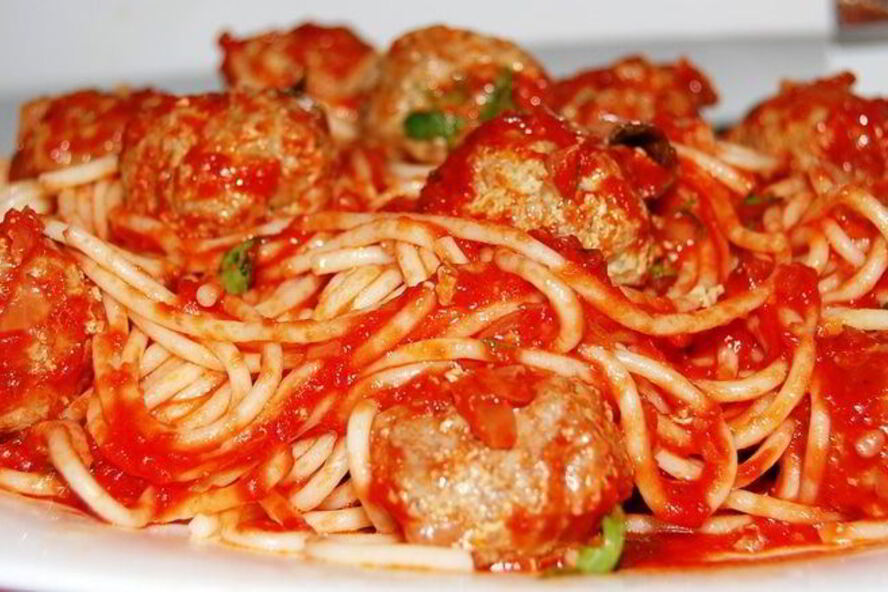 Рецепт спагетти с паровыми тефтельками под томатным соусом