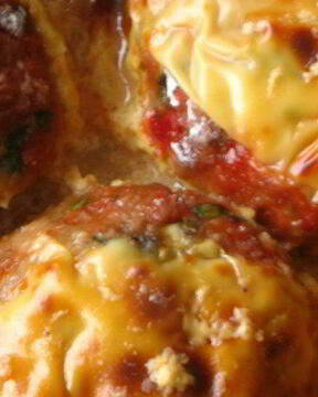 Свекольно-мясные тефтели с грибной начинкой