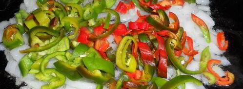 тефтели куриные в соусе из томатов и сладкого перца. Шаг 3