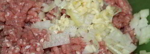 тефтели под сметанным соусом в духовке. Шаг 2