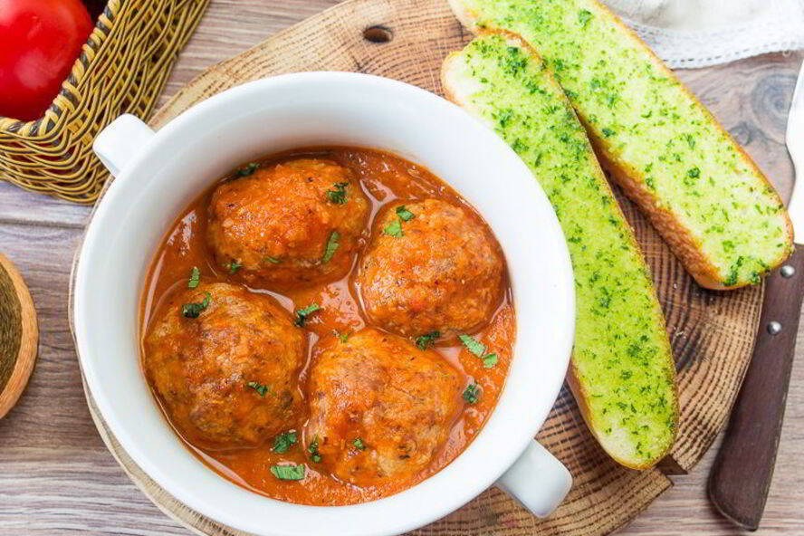 Рецепт тефтели с чесночным хлебом