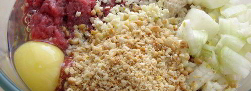 тефтели с кедровыми орешками в сливочном соусе. Шаг 5