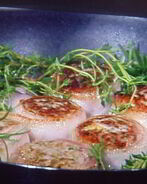 Тефтели в беконе с начинкой из моцареллы