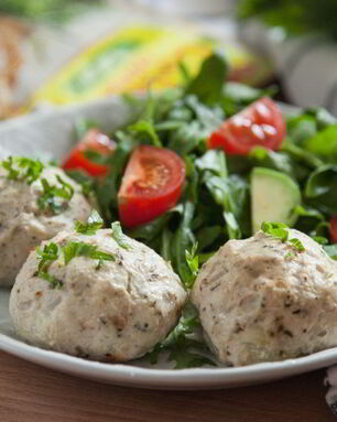 Запеченные куриные тефтели с травами