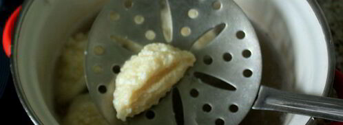 ленивые вареники с вишневым соусом. Шаг 5