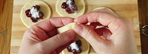 вареники с вишней на кефире. Шаг 14