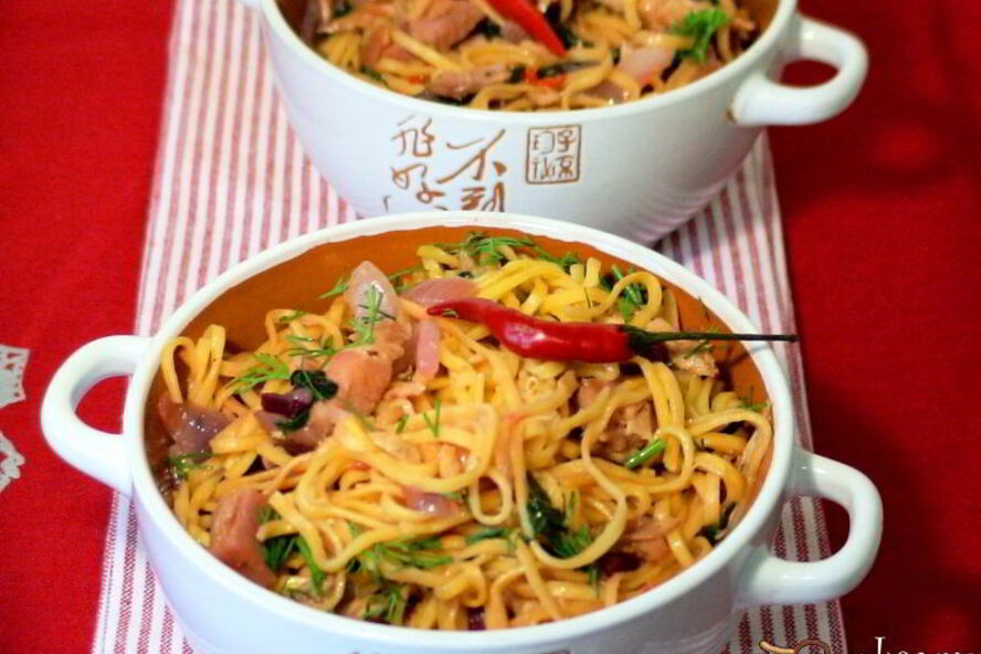 Рецепт яичная лапша с грудинкой