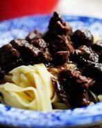 Жаркое из говядины с грибами