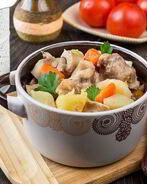 Жаркое из кролика в горшочке