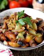 Жаркое из свинины с картофелем и горчичным соусом