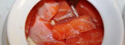 жаркое с семгой и беконом в горшочке. Шаг 8