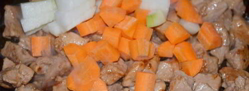 жаркое со свининой в горшочке. Шаг 4